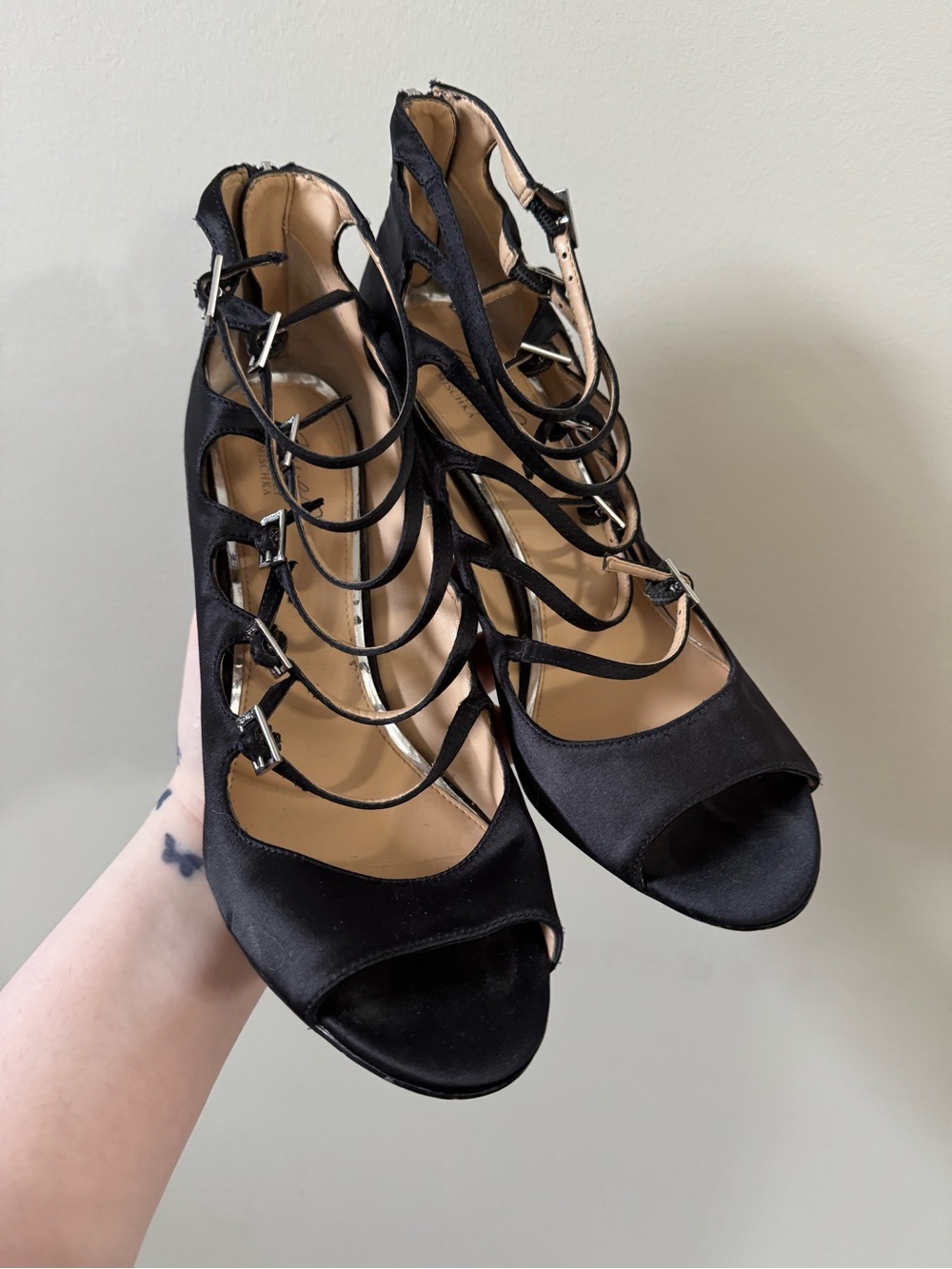 Jewel Badgley Mischka Laura’s Strappy black pump heels - Size 10 💜